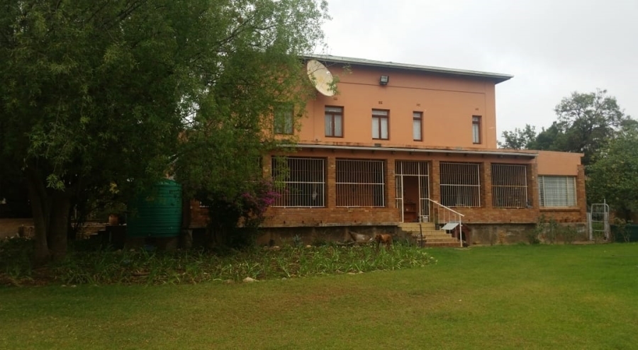 6 Bedroom Property for Sale in Willowmore Eastern Cape